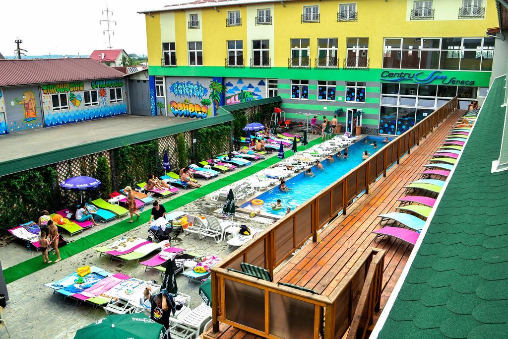Hotel Seneca Бая Маре Екстериор снимка