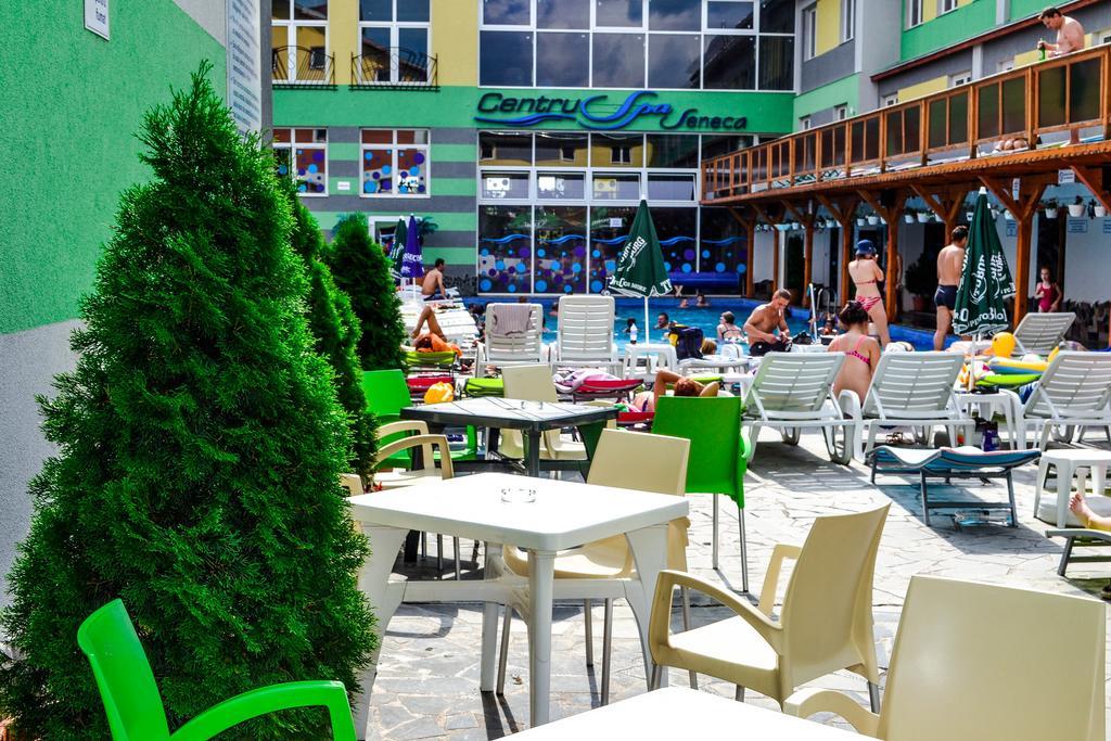 Hotel Seneca Бая Маре Екстериор снимка