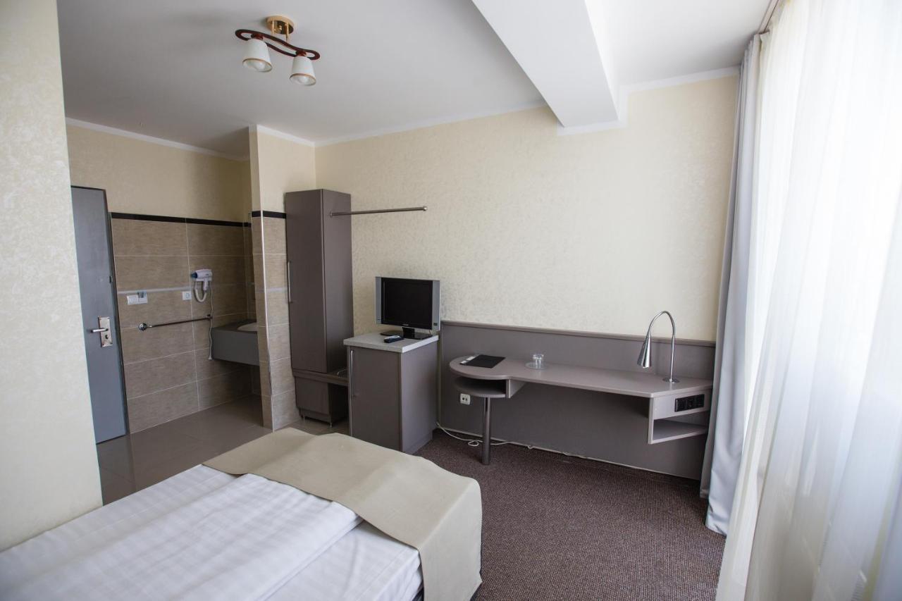Hotel Seneca Бая Маре Екстериор снимка